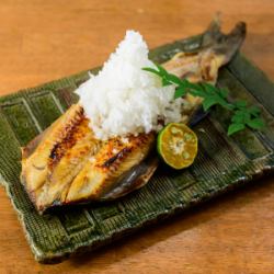 白い大判ホッケ焼き