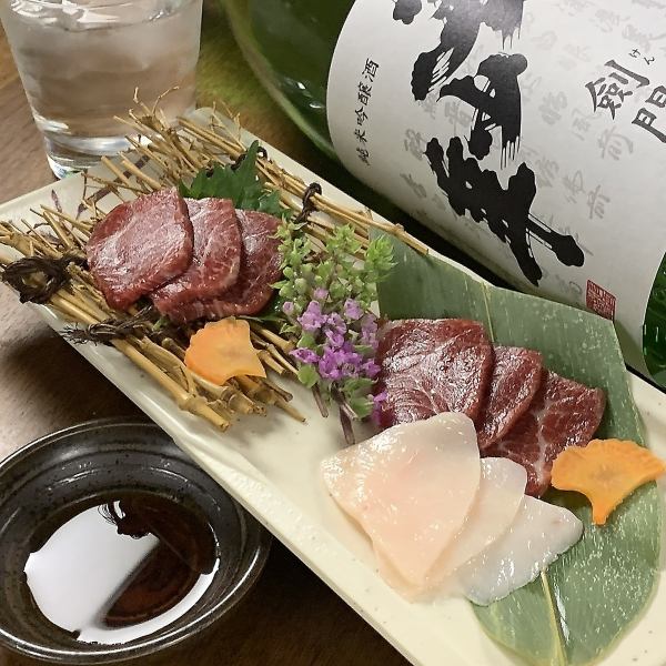 [Kumamoto specialty!!] Horse sashimi*1,408 yen (tax included)