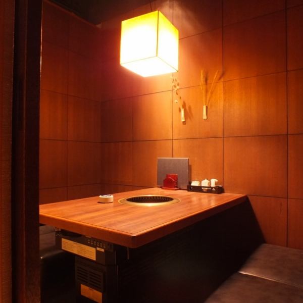 [7 private rooms! Up to 20 people OK] There are 7 private rooms, [4 people private room x 4], [6 people private room x 3], and up to 20 people can be prepared. The store can be reserved for 35 to 40 people! Please enjoy Hama-yaki in a relaxing space.It is fully equipped with a smokeless roaster, so you can rest assured that it will not smell easily even in a private room.