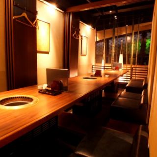 [Private banquet room for up to 20 people] The digging seats and spacious cushions allow you to relax and enjoy the banquet.Since it can accommodate up to 20 people, please use it for various banquets with a large number of people.We also offer various courses with all-you-can-drink that are ideal for banquets!