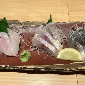 三種の刺身盛り合せ