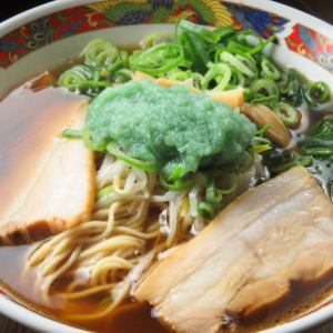 Chinese noodles with garlic