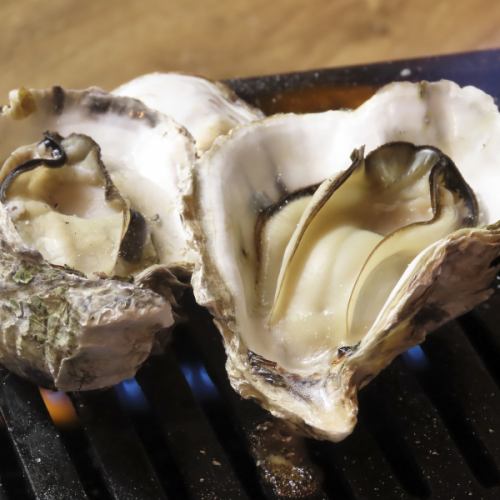 We also offer oysters from Hiroshima Prefecture.