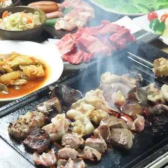 【夏限定★3h飲放付】スタミナ満点！メガ盛りホルモン＆旨辛メニュー堪能コース5000円