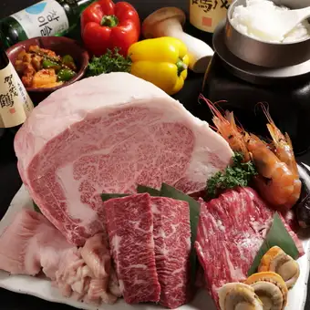 3H飲み放題付★特選牛満喫コース8000⇒6000円！和牛コウネ炙りユッケ＆和牛ザブトン…等全12品