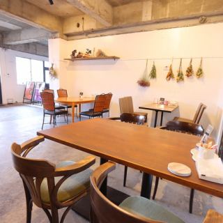 4名掛けテーブル席