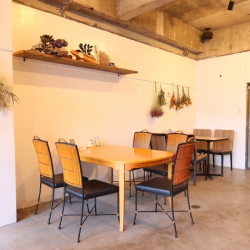 テーブル席も充実