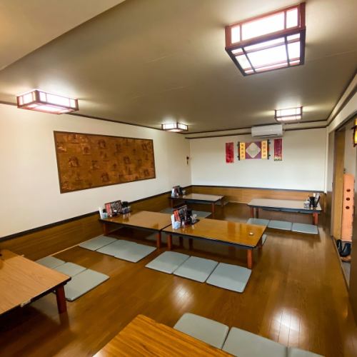 The tatami room is completely private.A banquet for up to 36 people is possible.