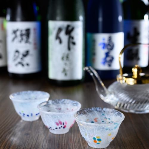 Famous sake that complements the cuisine, seasonal sake