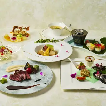 【七八月午餐】~日式法式怀石料理~ 纯<JUN>体验以日本食材烹制的艺术美感和新颖菜肴。