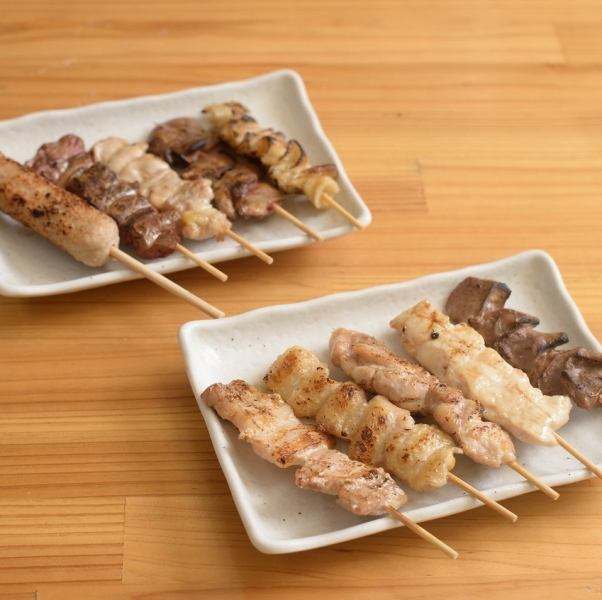 [Pairs well with alcohol!] Yakitori and rolled skewers