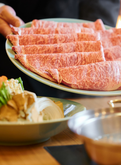 【すき焼き】　国産牛リブロース三種　食べ放題としゃぶ禅のおもてなし
