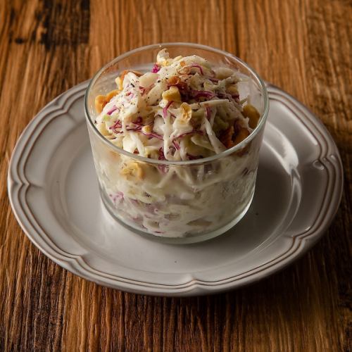 Two-color cabbage coleslaw salad