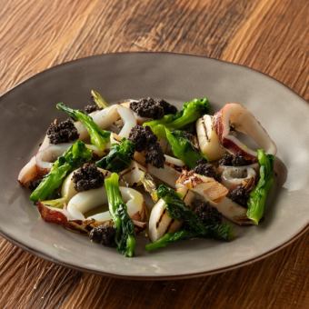 Grilled squid and white turnip, served cold