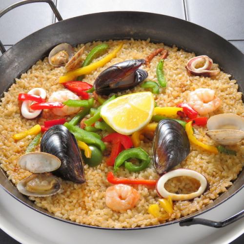 Seafood paella