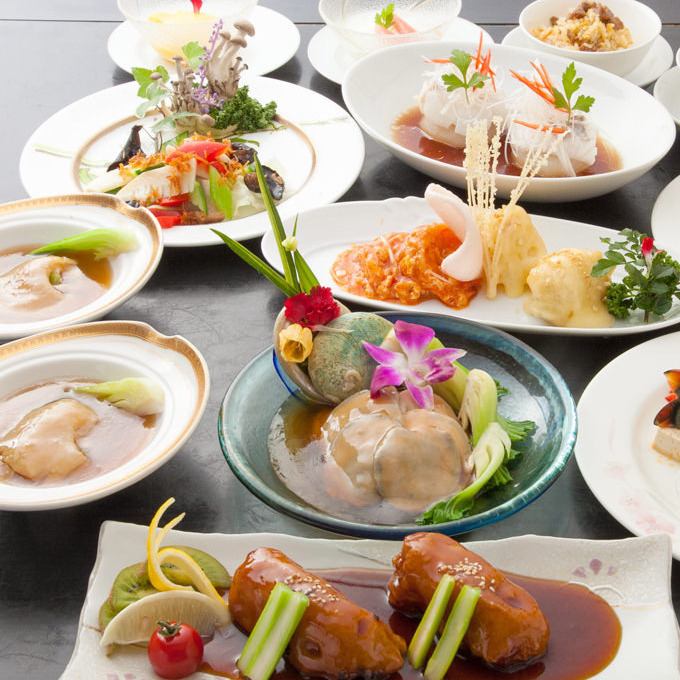 A course with all-you-can-eat and all-you-can-drink for 2 hours with 50 authentic Chinese dishes♪
