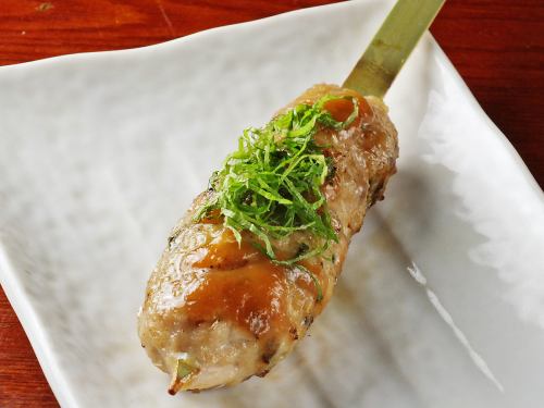[Variety meatballs] 1 skewer of each type: grated ponzu sauce/plum and shiso/cheese