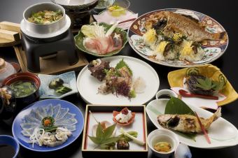 【含无限畅饮！宴会套餐】12,000日元（含服务费、含税）4人含无限畅饮150分钟