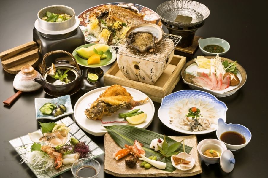 Kaiseki course (separate service charge) from 6,600 yen