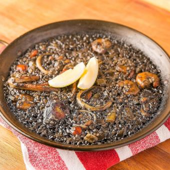 Classic! Squid ink paella course