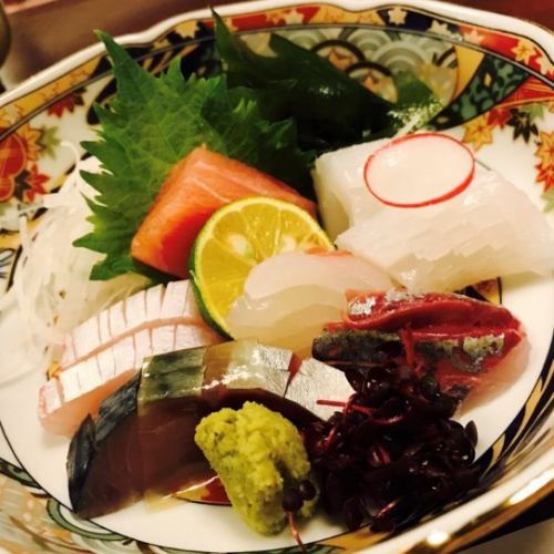 Seasonal sashimi platter