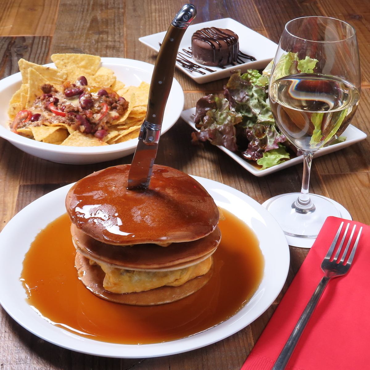 お洒落な店内でぜひ特別なひと時をお過ごしください。