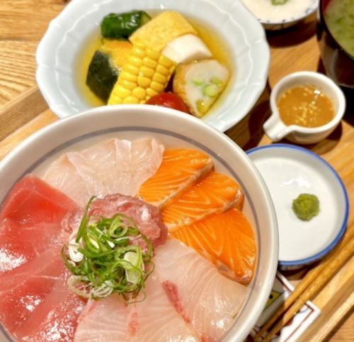 【海鮮丼定食】