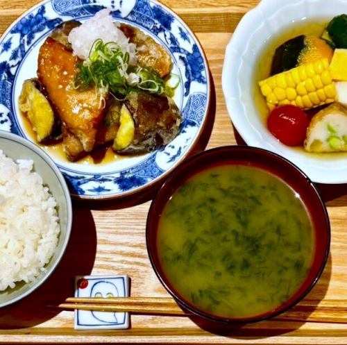【サバ竜田揚げと茄子のさっぱりおろし和え定食】