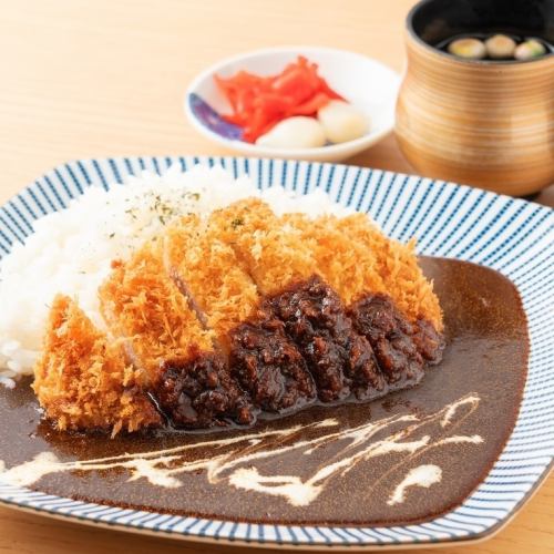 定番の人気メニュー カツカレー