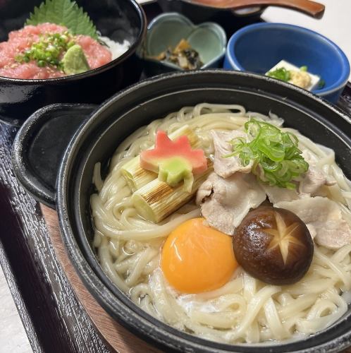 Nabeyaki udon and mini negitoro rice bowl