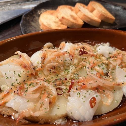 Sakura shrimp, squid and new potato ajillo