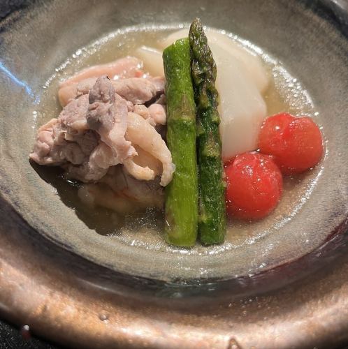 Abe chicken and seasonal vegetables simmered with yuzu pepper