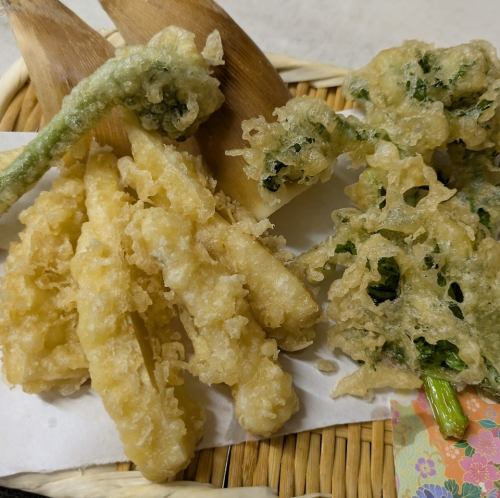 Sweet shrimp and rape blossoms with mustard and vinegar miso