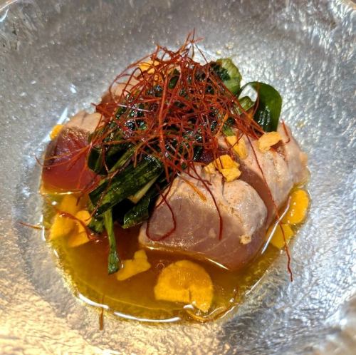 Yaizu Fishing Port: Bonito and chives with garlic soy sauce