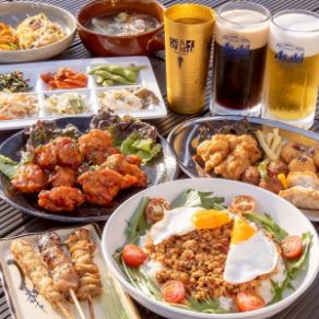夜のとばりが下りてくる頃、聞こえてくる「乾杯！」の音頭が最高に気分を上げてくれる♪生ビールをはじめ女性にも大人気のサワーやカクテル、もちろんソフトドリンクも充実の品揃え◎開放的で広々としたテラスのお席で、お仲間内と賑やかな夜を堪能しませんか？悪天候でも気にせず楽しめる「テント下のお席」もございます！