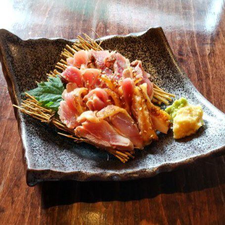 [The delicious flavor and texture of the chicken is irresistible! It goes well with alcohol and is addictive ◎] Satsuma Chicken Tataki (Thigh) 2 servings 680 yen (tax included)