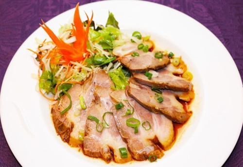 Thickly sliced pork belly stewed in soy sauce