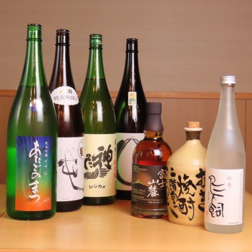厳選地酒を種類豊富にご用意。自慢の料理と相性抜群