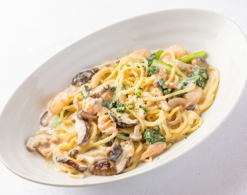 銀鮭と小海老、小松菜の柚子胡椒クリ-ムスパゲティ セット
