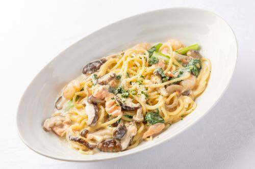 銀鮭と小海老、小松菜の柚子胡椒クリ-ムスパゲティ セット