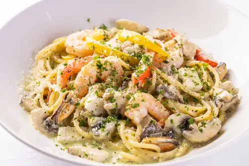 ほたて、ムール貝、えびのバジルクリ－ムパスタ　セット