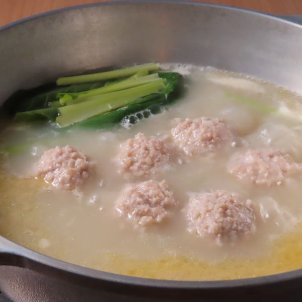 【定番】自慢の水炊き！コラーゲン豊富で美容と健康にも◎