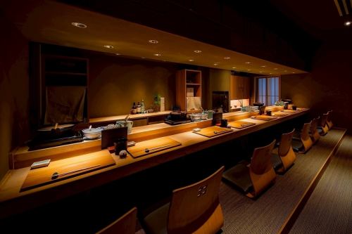 趣のあるカウンター席。お1人様よりご利用頂けます。