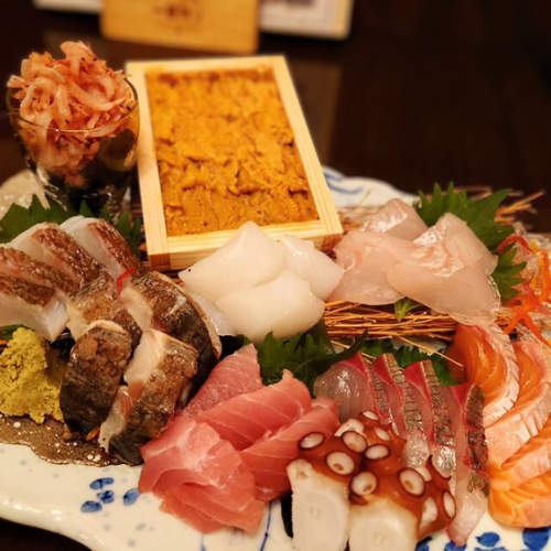 地産地消、毎日新鮮食材を厳選仕入れ。単品でもコースでも、大将からは食材の一番うまい食べ方をご提案！