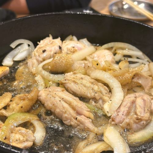 鮮度と仕込みを妥協しない鉄板焼鳥♪