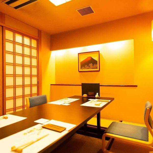 ≪Completely private rooms with sunken kotatsu≫We have 8 private rooms with sunken kotatsu so that you can enjoy your meal slowly.Please take off your shoes and relax your feet.We offer first-class service in a Japanese space.