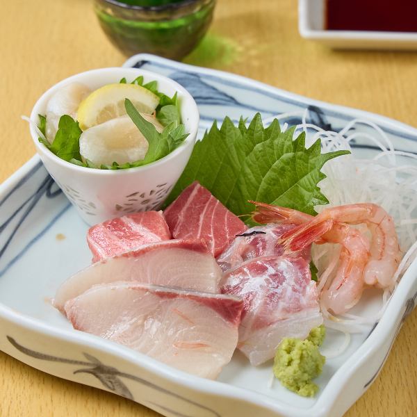 【本当においしい海の幸を堪能！】全国各地から厳選して仕入れた海の幸を満喫♪”刺身盛り合わせ”