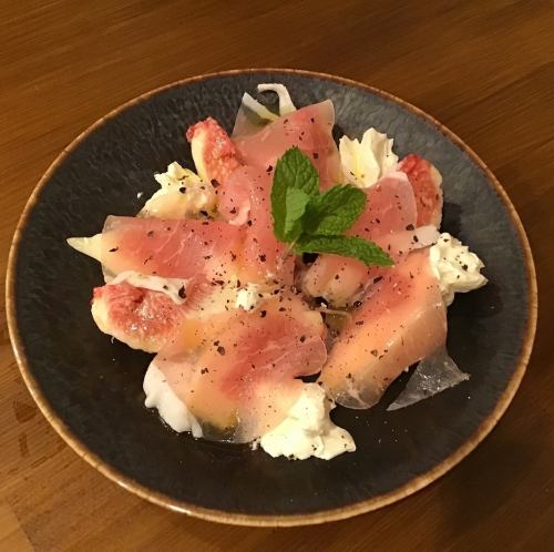 いちじくと生ハムのクリームチーズぞえ（季節限定）