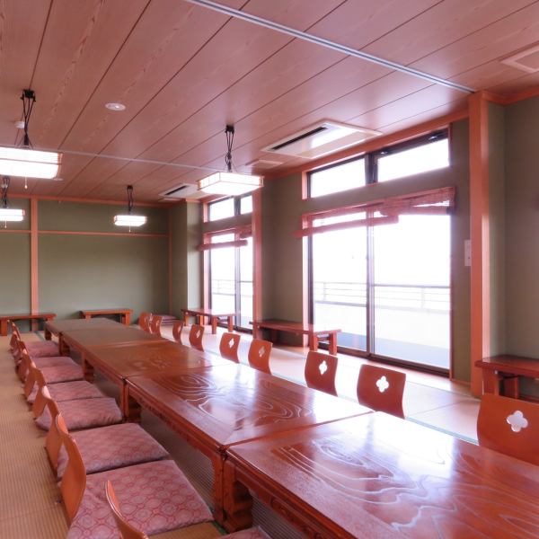 The tatami room on the second floor can accommodate up to 40 people and can be converted into three private rooms.We can accommodate groups of 5 or more.We will respond according to the number of people and the usage scene.Please feel free to contact us.