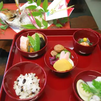【首餐仪式套餐:4,015日元(含税)及6,000日元套餐】